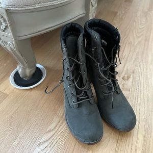 Green timberland boots with heels